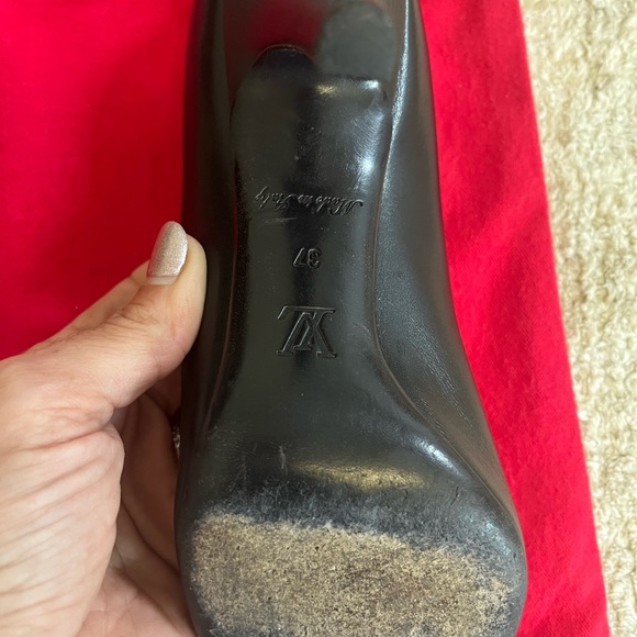 Louis Vuitton Smooth Calf Skin Heels - Picture 7 of 7